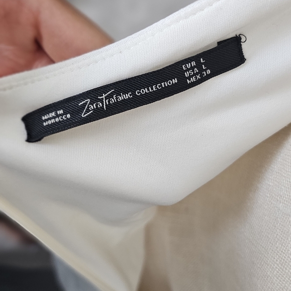 White dres - Picture 4 of 4